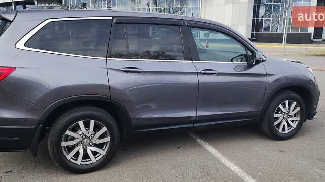 Серый Хонда Пилот, объемом двигателя 3.47 л и пробегом 30 тыс. км за 27700 $, фото 3 на Automoto.ua