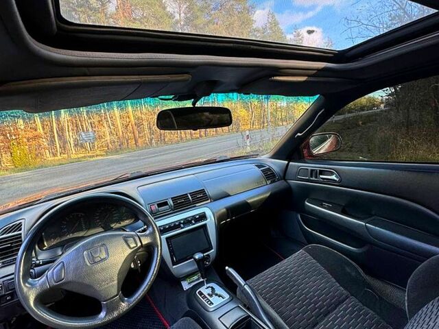 Красный Хонда Прелюд, объемом двигателя 2.2 л и пробегом 230 тыс. км за 5500 $, фото 7 на Automoto.ua