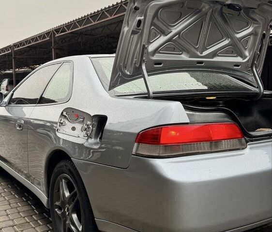 Серый Хонда Прелюд, объемом двигателя 2.2 л и пробегом 375 тыс. км за 4800 $, фото 9 на Automoto.ua