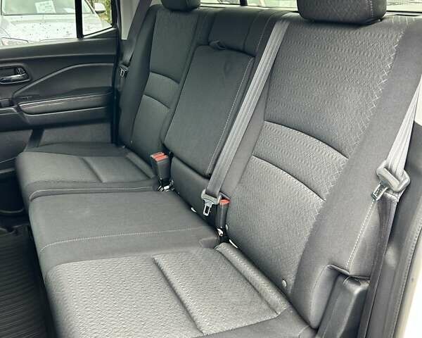 Білий Хонда Ріджлайн, об'ємом двигуна 3.47 л та пробігом 87 тис. км за 19900 $, фото 15 на Automoto.ua