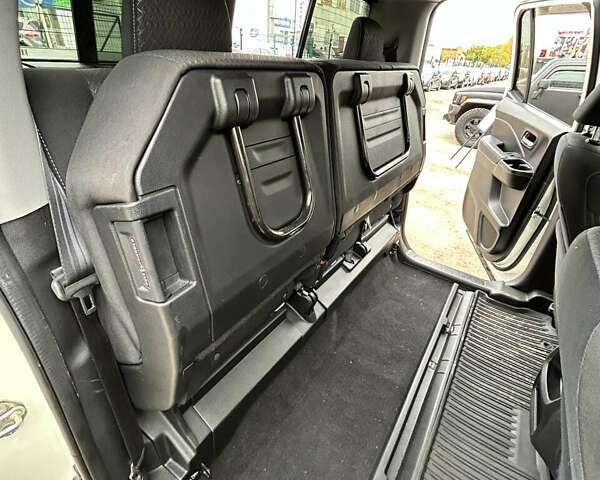 Белый Хонда Риджлайн, объемом двигателя 3.47 л и пробегом 87 тыс. км за 21900 $, фото 32 на Automoto.ua