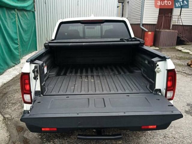 Білий Хонда Ріджлайн, об'ємом двигуна 3.5 л та пробігом 80 тис. км за 25500 $, фото 9 на Automoto.ua