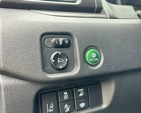 Белый Хонда Риджлайн, объемом двигателя 3.47 л и пробегом 87 тыс. км за 21900 $, фото 19 на Automoto.ua