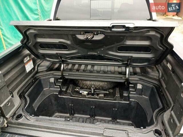 Білий Хонда Ріджлайн, об'ємом двигуна 3.5 л та пробігом 80 тис. км за 25500 $, фото 12 на Automoto.ua