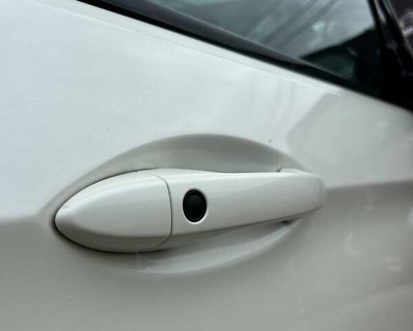 Білий Хонда Ріджлайн, об'ємом двигуна 3.47 л та пробігом 87 тис. км за 19900 $, фото 5 на Automoto.ua