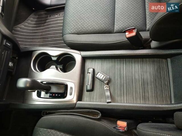 Білий Хонда Ріджлайн, об'ємом двигуна 3.5 л та пробігом 80 тис. км за 25500 $, фото 19 на Automoto.ua