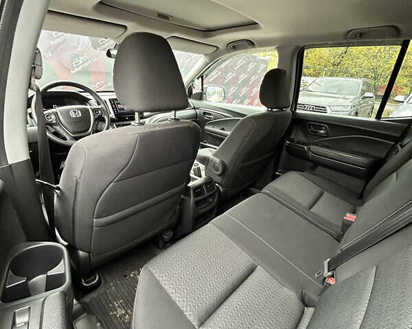 Белый Хонда Риджлайн, объемом двигателя 3.47 л и пробегом 87 тыс. км за 21900 $, фото 26 на Automoto.ua