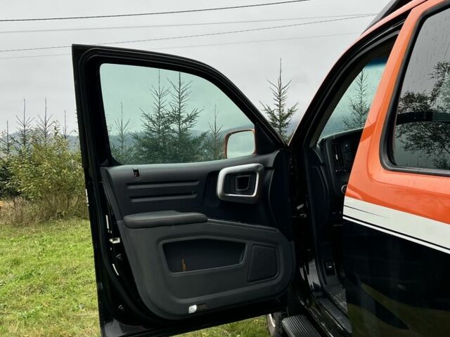 Чорний Хонда Ріджлайн, об'ємом двигуна 3.5 л та пробігом 298 тис. км за 16900 $, фото 8 на Automoto.ua