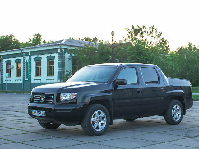 Черный Хонда Риджлайн, объемом двигателя 3.5 л и пробегом 130 тыс. км за 13500 $, фото 15 на Automoto.ua