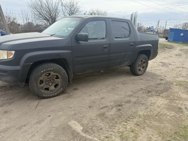 Черный Хонда Риджлайн, объемом двигателя 3.5 л и пробегом 200 тыс. км за 7500 $, фото 3 на Automoto.ua