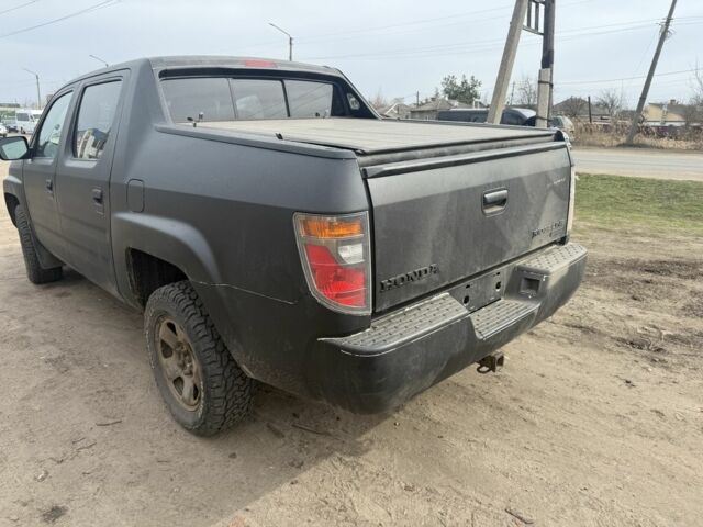 Черный Хонда Риджлайн, объемом двигателя 3.5 л и пробегом 200 тыс. км за 7500 $, фото 4 на Automoto.ua