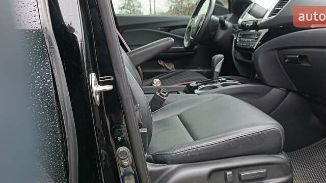 Чорний Хонда Ріджлайн, об'ємом двигуна 3.5 л та пробігом 68 тис. км за 26500 $, фото 6 на Automoto.ua