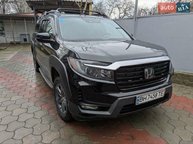 Черный Хонда Риджлайн, объемом двигателя 3.47 л и пробегом 60 тыс. км за 33000 $, фото 2 на Automoto.ua