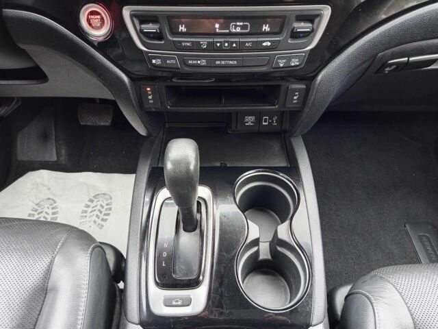 Сірий Хонда Ріджлайн, об'ємом двигуна 3.5 л та пробігом 161 тис. км за 25000 $, фото 13 на Automoto.ua