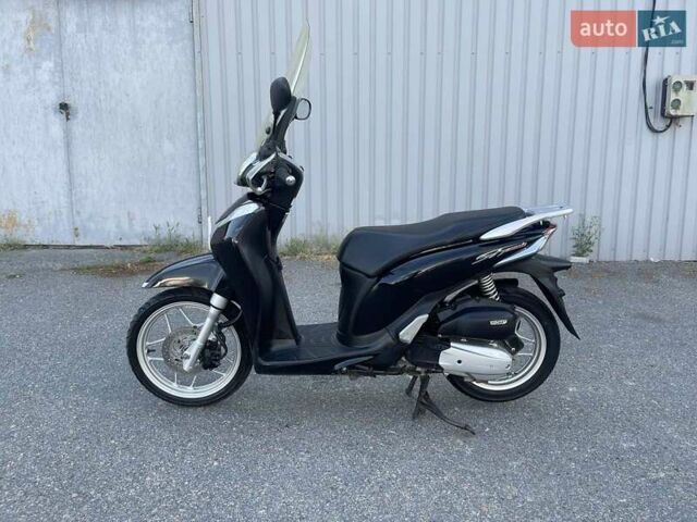 Черный Хонда SH 125, объемом двигателя 0 л и пробегом 23 тыс. км за 2600 $, фото 1 на Automoto.ua