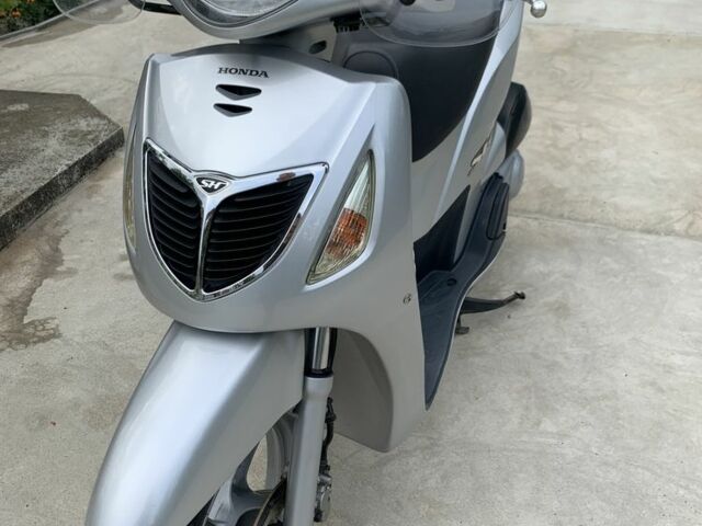 Хонда SH 150, об'ємом двигуна 0.15 л та пробігом 0 тис. км за 1500 $, фото 4 на Automoto.ua