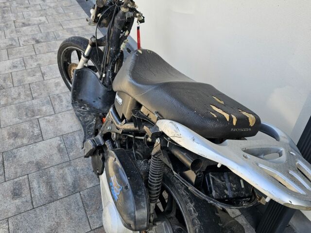 Хонда SH 150, об'ємом двигуна 0.15 л та пробігом 0 тис. км за 350 $, фото 4 на Automoto.ua