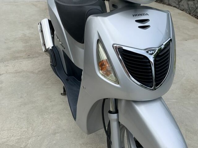 Хонда SH 150, об'ємом двигуна 0.15 л та пробігом 0 тис. км за 1500 $, фото 3 на Automoto.ua
