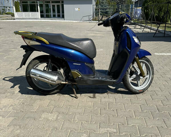 Хонда SH 150, объемом двигателя 0.15 л и пробегом 1 тыс. км за 1000 $, фото 6 на Automoto.ua