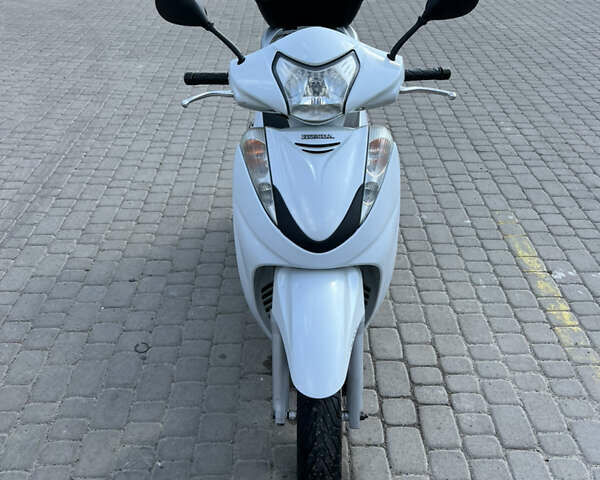 Белый Хонда SH 300i, объемом двигателя 0.28 л и пробегом 48 тыс. км за 2950 $, фото 7 на Automoto.ua