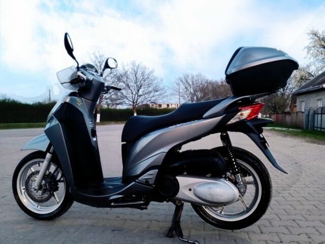 Хонда SH 300i, объемом двигателя 0.28 л и пробегом 0 тыс. км за 2088 $, фото 8 на Automoto.ua