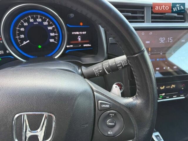 Білий Хонда Шатл, об'ємом двигуна 0 л та пробігом 99 тис. км за 15390 $, фото 14 на Automoto.ua