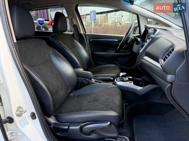 Білий Хонда Шатл, об'ємом двигуна 0 л та пробігом 99 тис. км за 15390 $, фото 10 на Automoto.ua