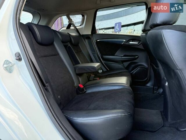 Білий Хонда Шатл, об'ємом двигуна 0 л та пробігом 99 тис. км за 15390 $, фото 9 на Automoto.ua