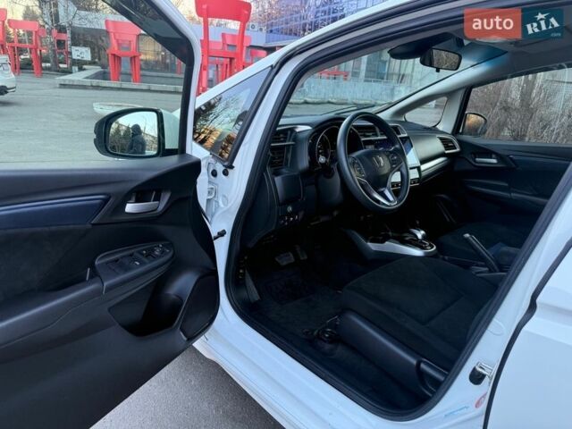 Белый Хонда Шатл, объемом двигателя 1.15 л и пробегом 58 тыс. км за 14000 $, фото 24 на Automoto.ua