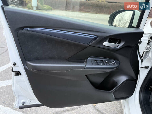 Белый Хонда Шатл, объемом двигателя 0 л и пробегом 58 тыс. км за 14200 $, фото 18 на Automoto.ua