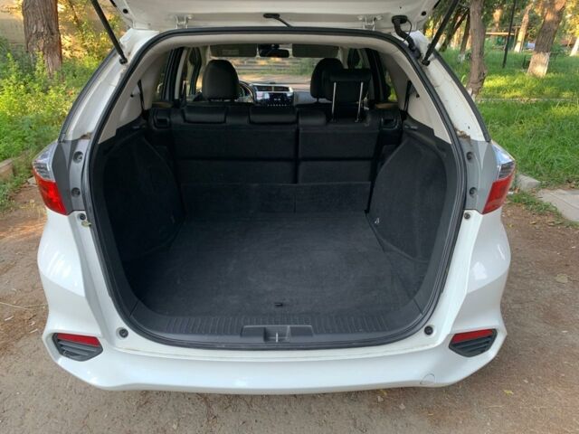 Белый Хонда Шатл, объемом двигателя 1.5 л и пробегом 59 тыс. км за 9100 $, фото 6 на Automoto.ua