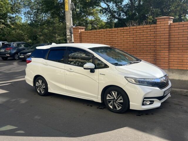 Белый Хонда Шатл, объемом двигателя 1.5 л и пробегом 96 тыс. км за 14300 $, фото 3 на Automoto.ua