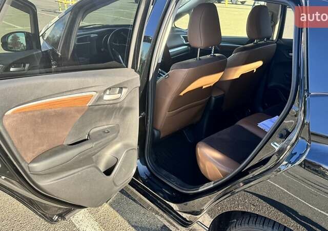 Черный Хонда Шатл, объемом двигателя 1.5 л и пробегом 60 тыс. км за 12500 $, фото 58 на Automoto.ua