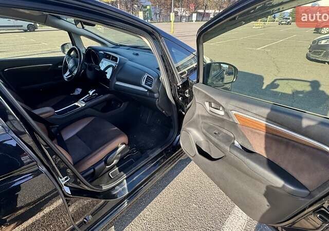 Черный Хонда Шатл, объемом двигателя 1.5 л и пробегом 60 тыс. км за 12500 $, фото 63 на Automoto.ua