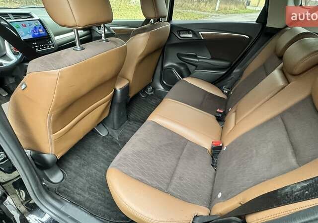 Черный Хонда Шатл, объемом двигателя 1.5 л и пробегом 60 тыс. км за 12500 $, фото 38 на Automoto.ua