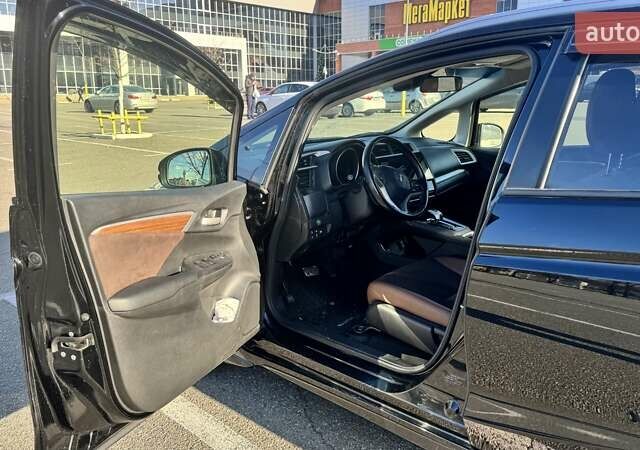 Черный Хонда Шатл, объемом двигателя 1.5 л и пробегом 60 тыс. км за 12500 $, фото 56 на Automoto.ua