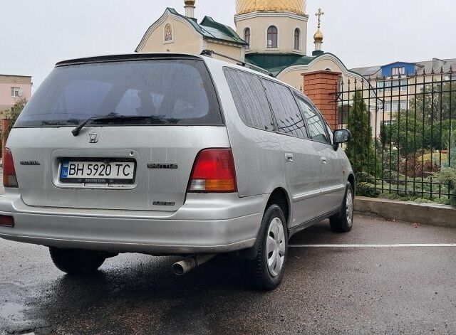 Серый Хонда Шатл, объемом двигателя 2.2 л и пробегом 338 тыс. км за 2500 $, фото 3 на Automoto.ua