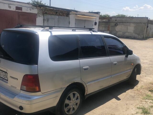 Серый Хонда Шатл, объемом двигателя 2.2 л и пробегом 300 тыс. км за 2658 $, фото 4 на Automoto.ua