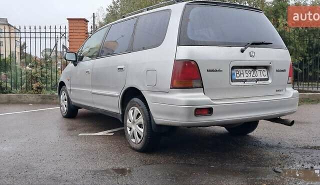 Серый Хонда Шатл, объемом двигателя 2.2 л и пробегом 338 тыс. км за 2500 $, фото 2 на Automoto.ua