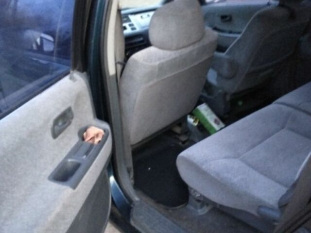 Зеленый Хонда Шатл, объемом двигателя 2.2 л и пробегом 250 тыс. км за 2400 $, фото 5 на Automoto.ua