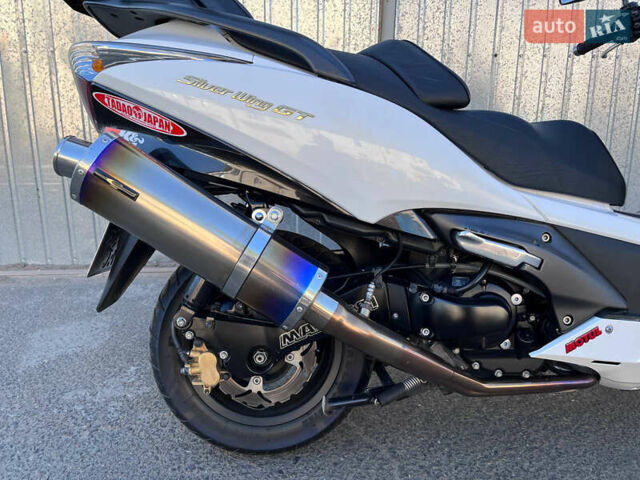 Білий Хонда Silver Wing 600, об'ємом двигуна 0.6 л та пробігом 42 тис. км за 7200 $, фото 7 на Automoto.ua