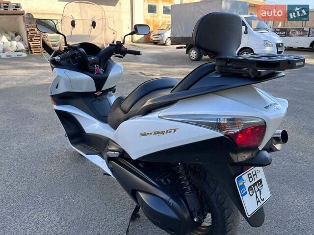 Білий Хонда Silver Wing 600, об'ємом двигуна 0.6 л та пробігом 42 тис. км за 7200 $, фото 5 на Automoto.ua