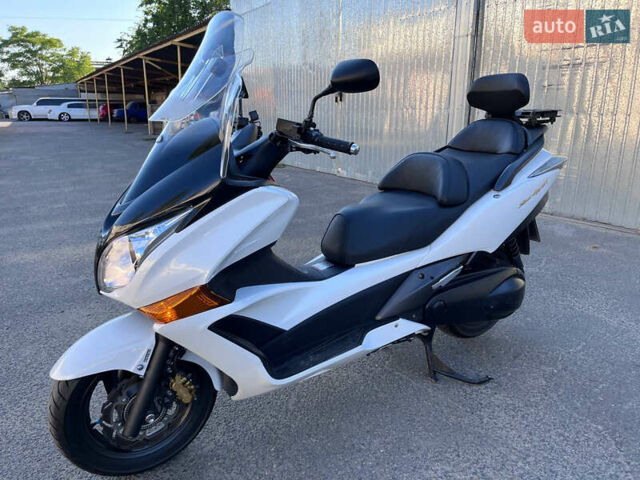 Білий Хонда Silver Wing 600, об'ємом двигуна 0.6 л та пробігом 42 тис. км за 7200 $, фото 3 на Automoto.ua