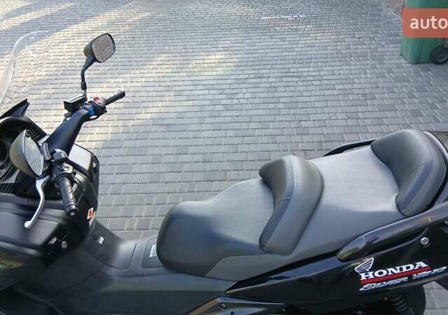 Чорний Хонда Silver Wing 600, об'ємом двигуна 0.58 л та пробігом 31 тис. км за 3200 $, фото 3 на Automoto.ua