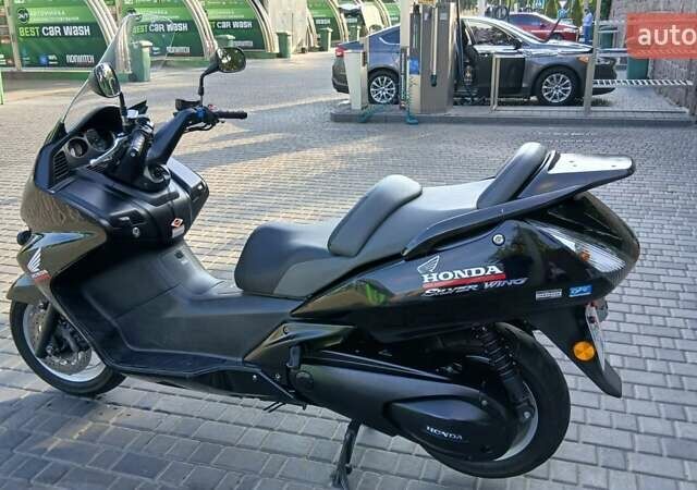 Чорний Хонда Silver Wing 600, об'ємом двигуна 0.58 л та пробігом 31 тис. км за 3200 $, фото 5 на Automoto.ua