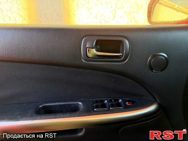 Червоний Хонда Стрім, об'ємом двигуна 2 л та пробігом 250 тис. км за 4200 $, фото 4 на Automoto.ua