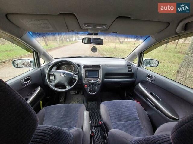 Серый Хонда Стрим, объемом двигателя 2 л и пробегом 319 тыс. км за 4000 $, фото 7 на Automoto.ua