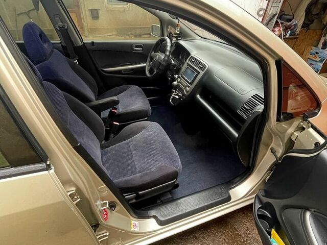 Серый Хонда Стрим, объемом двигателя 2 л и пробегом 270 тыс. км за 4900 $, фото 10 на Automoto.ua