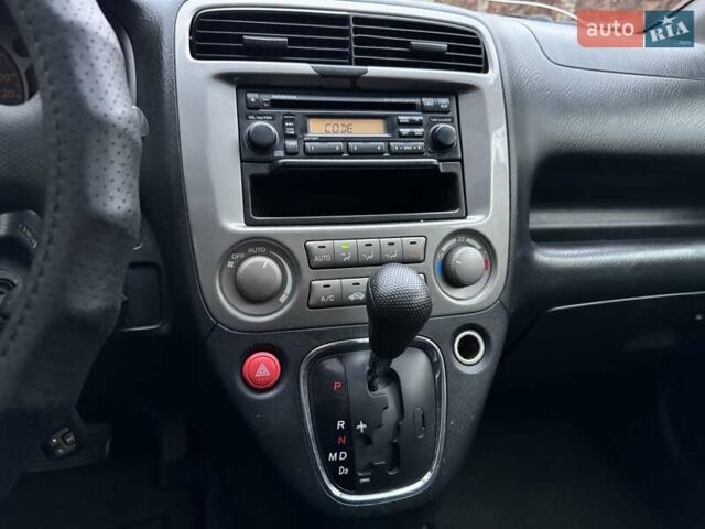 Сірий Хонда Стрім, об'ємом двигуна 2 л та пробігом 259 тис. км за 5500 $, фото 29 на Automoto.ua