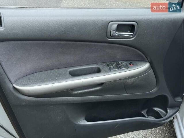 Серый Хонда Стрим, объемом двигателя 2 л и пробегом 259 тыс. км за 5200 $, фото 30 на Automoto.ua